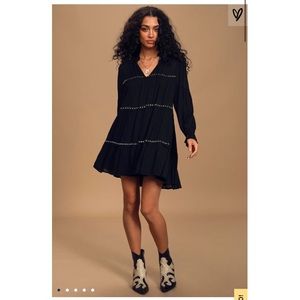 Lulu’s black dress